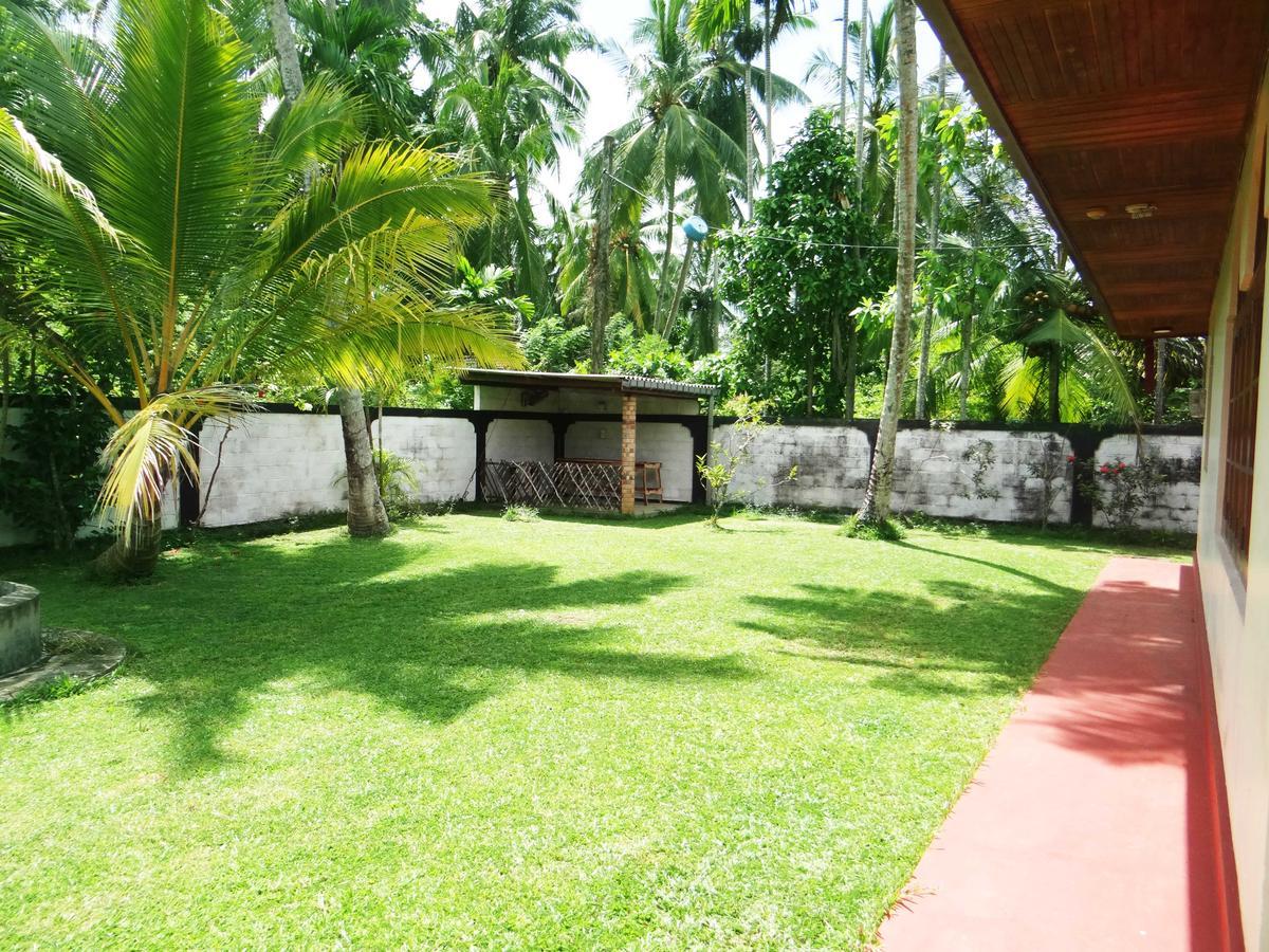 Villa Sweden Bentota Exterior photo